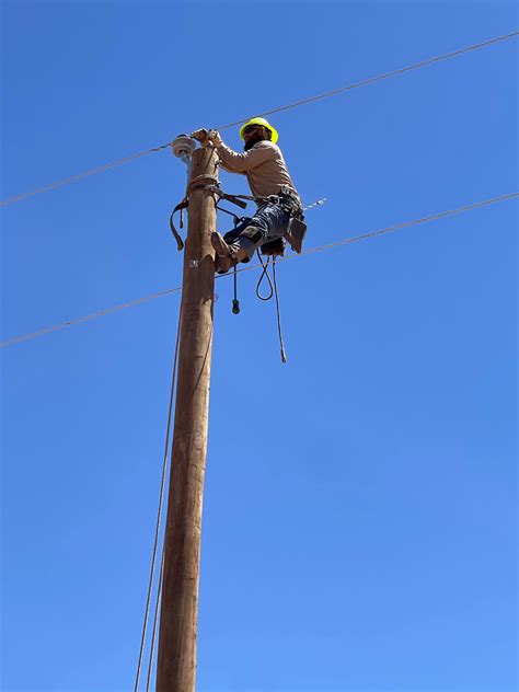 Austin Energy crews help get power to Navajo Nation families